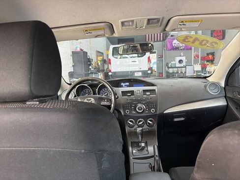 Used 2013 MAZDA MAZDA3 i Sport image 17