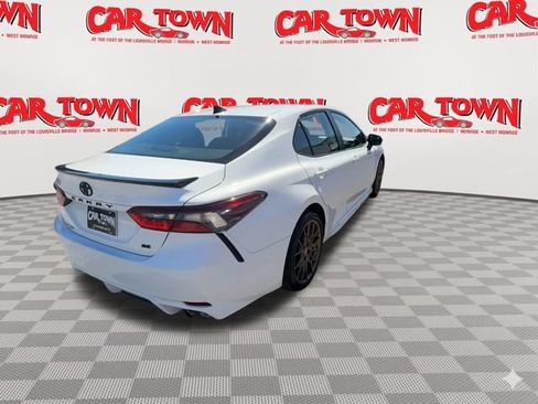 Used 2024 Toyota Camry SE FWD image 8