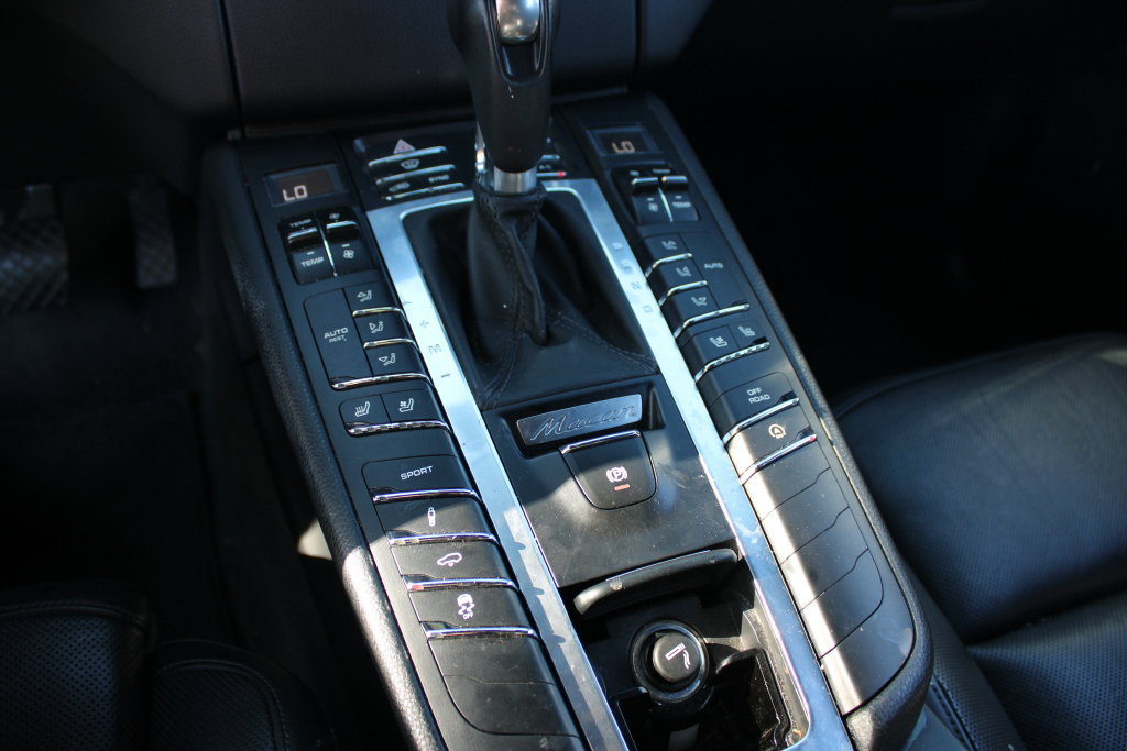 Used 2015 Porsche Macan S AWD/4WD image 21
