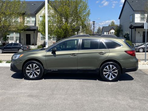 Used 2017 Subaru Outback 2.5i Limited image 3