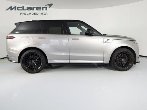 Used 2024 Land Rover Range Rover Sport AWD/4WD image 4