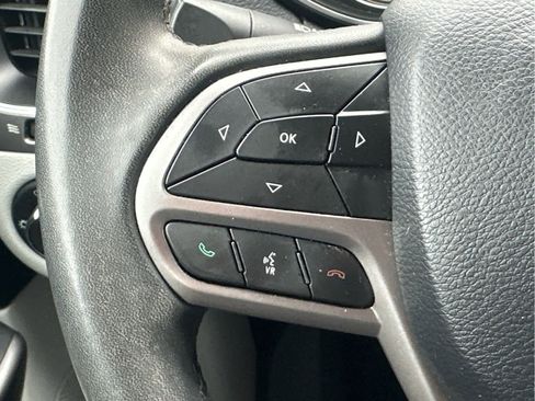 Used 2020 Jeep Cherokee Latitude Plus image 27