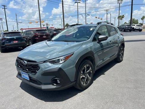 Used 2025 Subaru Crosstrek 2.5i Premium AWD/4WD image 3