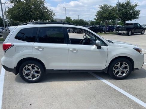 Used 2017 Subaru Forester 2.5i Touring AWD/4WD image 2