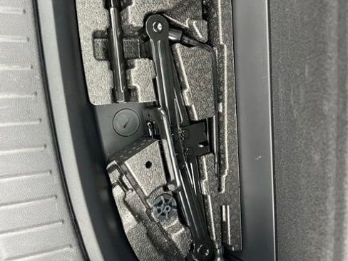 Used 2020 Hyundai Santa Fe Limited image 25