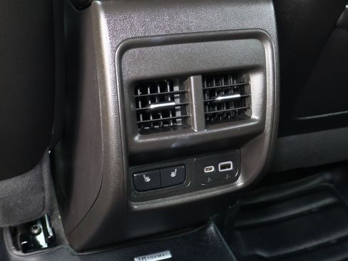 Used 2024 Cadillac XT4 Luxury w/ Cold Weather Package image 18