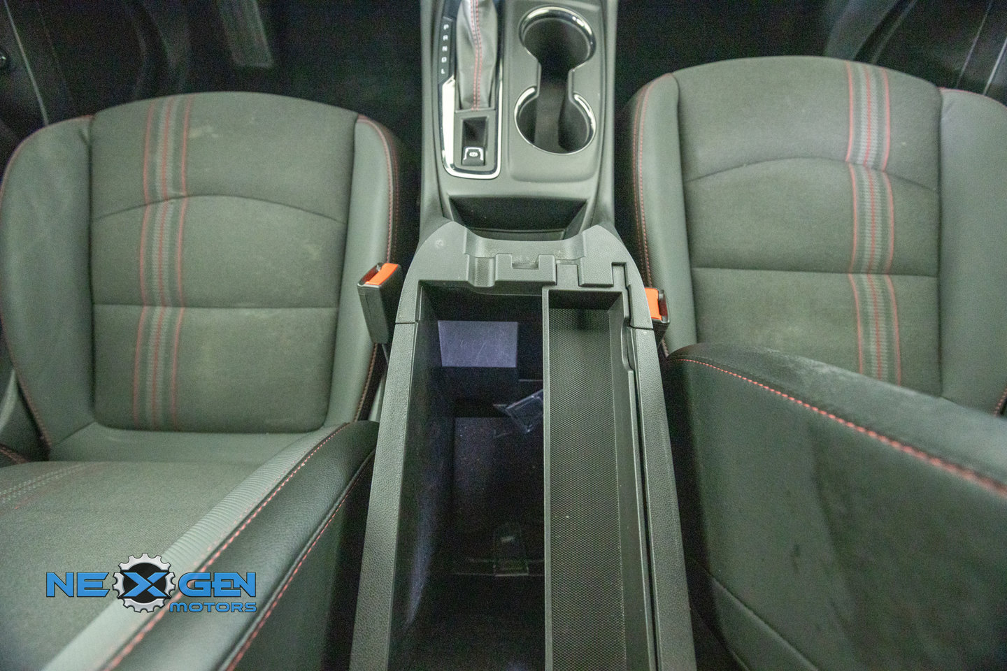 Used 2022 Chevrolet Equinox RS w/ LPO, Floor Liner Package FWD image 32