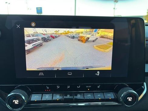 Used 2023 Chevrolet Colorado Z71 w/ Z71 Convenience Package 2 image 21