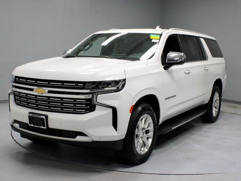 Used 2023 Chevrolet Suburban Premier AWD/4WD image 7