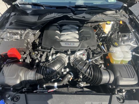 Used 2025 Ford Mustang GT Premium RWD image 14