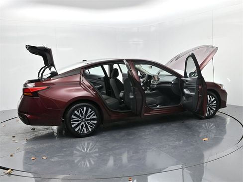 Used 2024 Nissan Altima 2.5 SV image 51