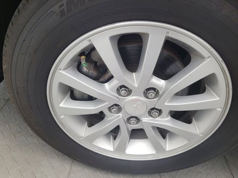 Used 2019 Chevrolet Sonic LT FWD image 31