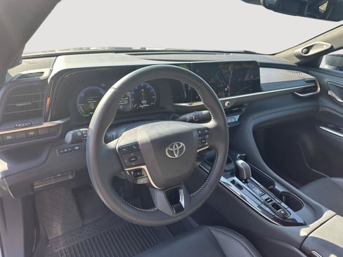 Used 2026 Toyota Crown AWD/4WD image 10