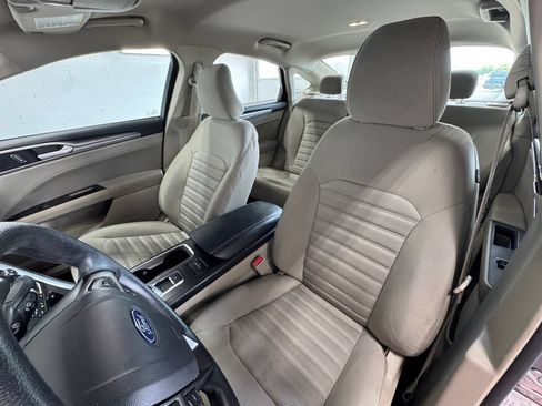 Used 2019 Ford Fusion SE FWD image 13