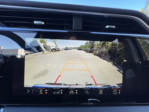 Used 2024 GMC Sierra 1500 Denali w/ Technology Package AWD/4WD image 14