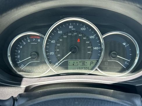 Used 2016 Toyota Corolla LE FWD image 29