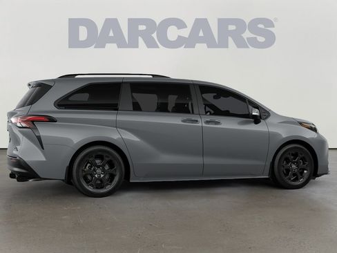 New 2026 Toyota Sienna XLE Woodland Edition AWD/4WD image 8
