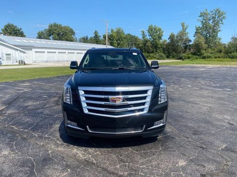 Used 2017 Cadillac Escalade Luxury AWD/4WD image 14
