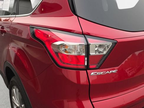 Used 2018 Ford Escape Titanium AWD/4WD image 31