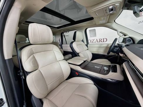 New 2027 Lincoln Navigator Reserve w/ Jet Appearance Package AWD/4WD image 32