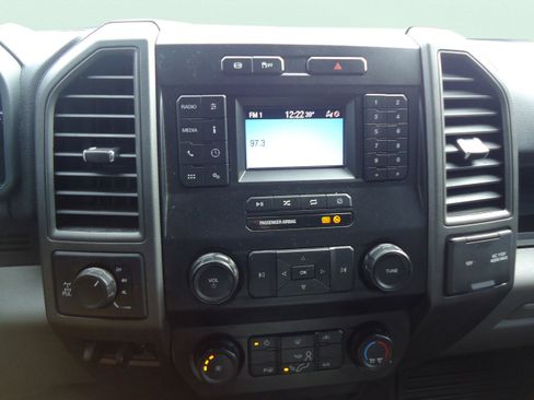 Used 2022 Ford F350 XL w/ Power Equipment Group image 19