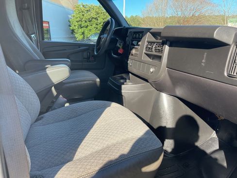 Used 2011 Chevrolet Express 3500 LT w/ LT Preferred Equipment Group image 16