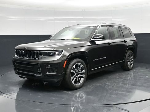 Used 2022 Jeep Grand Cherokee L Overland w/ Luxury Tech Group IV image 3