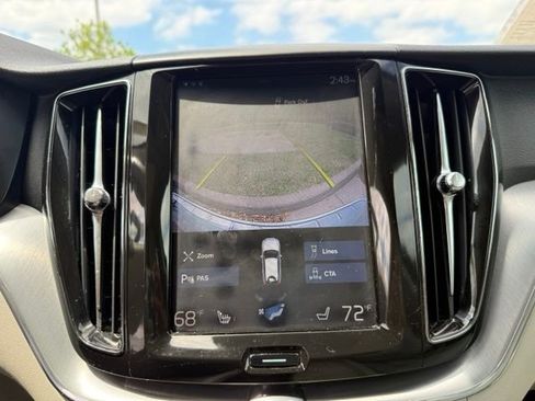 Used 2019 Volvo XC60 T5 Momentum w/ Multimedia Package AWD/4WD image 17
