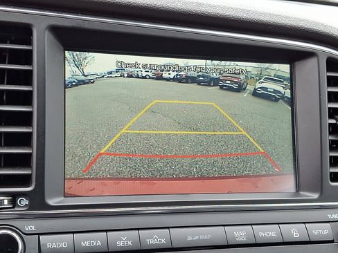 Used 2017 Hyundai Elantra Limited w/ Limited Tech Package 04 image 18