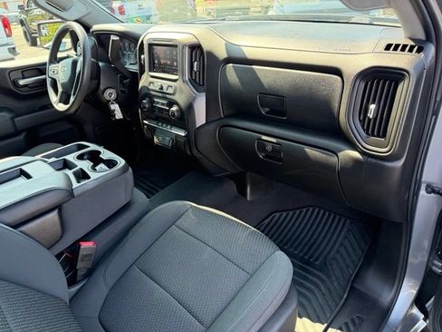 Used 2020 Chevrolet Silverado 1500 Custom w/ Custom Value Package AWD/4WD image 18