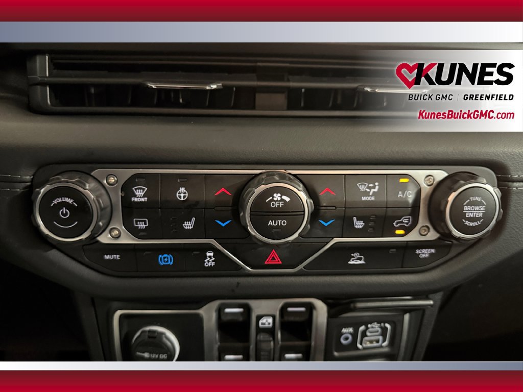 Used 2024 Jeep Wrangler Unlimited Sahara AWD/4WD image 29