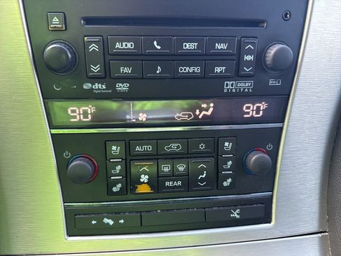 Used 2012 Cadillac Escalade Platinum image 27