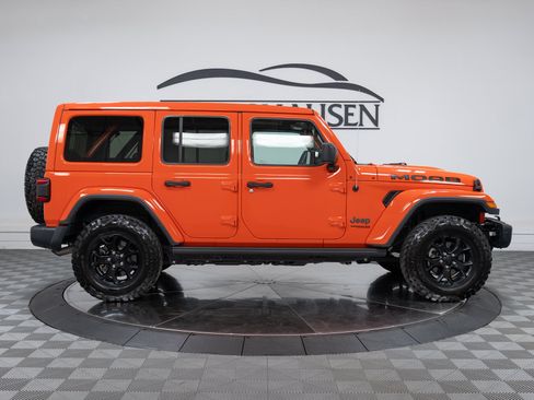 Used 2019 Jeep Wrangler Unlimited Sahara w/ Quick Order Package 24M Moab AWD/4WD image 4