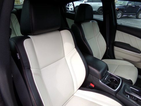 Used 2016 Dodge Charger SXT w/ AWD Premium Group image 30