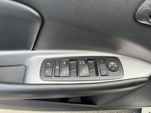 Used 2016 Dodge Journey SE w/ Flexible Seating Group image 19