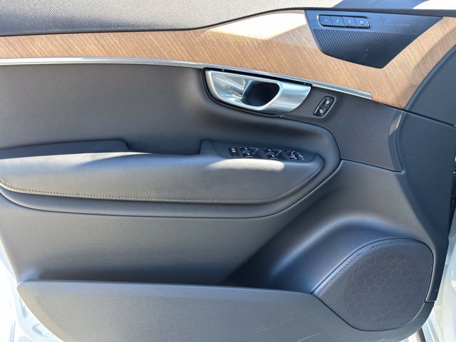 Certified 2024 Volvo XC90 B6 Plus w/ Protection Package Premier AWD/4WD image 17