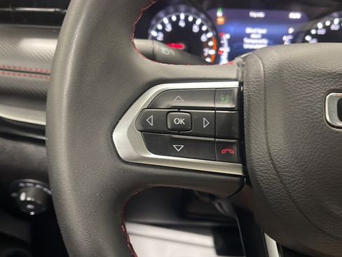 Used 2025 Jeep Compass Trailhawk AWD/4WD image 6