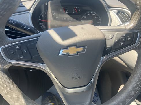 Used 2022 Chevrolet Malibu LT FWD image 19