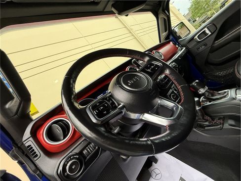 Used 2018 Jeep Wrangler Unlimited Rubicon image 15