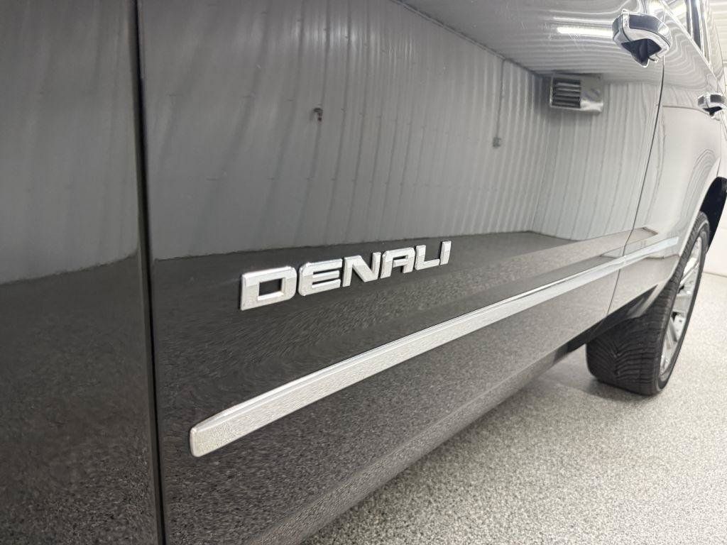 Used 2015 GMC Yukon Denali w/ Premium Package AWD/4WD image 8