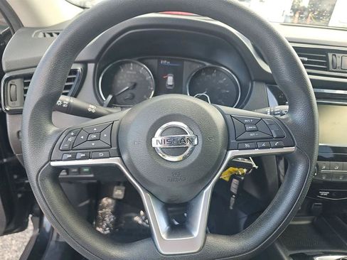 Used 2018 Nissan Rogue S AWD/4WD image 10