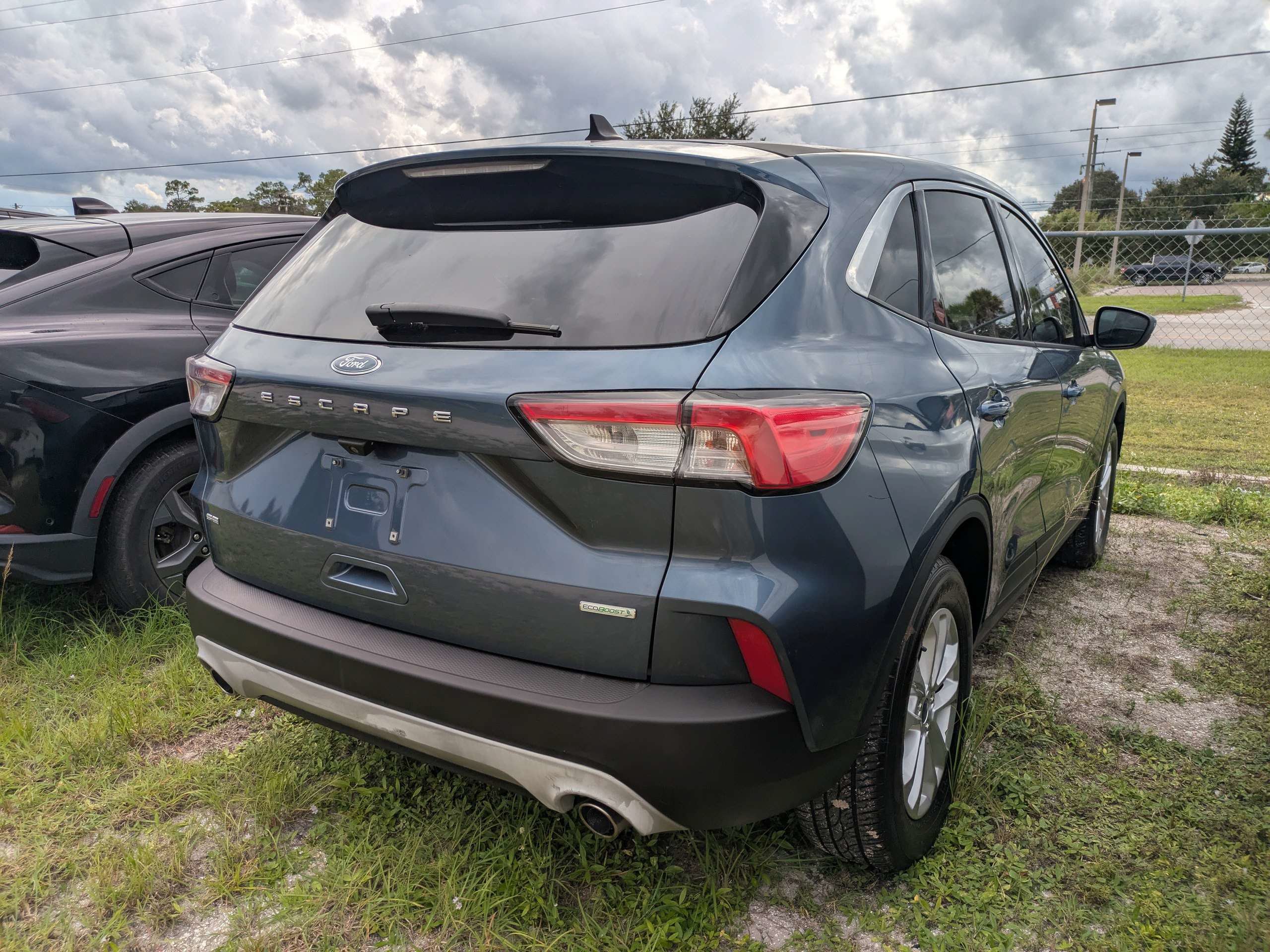 Used 2020 Ford Escape SE FWD image 3
