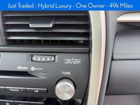 Used 2022 Lexus RX 450h AWD w/ Luxury Package image 17