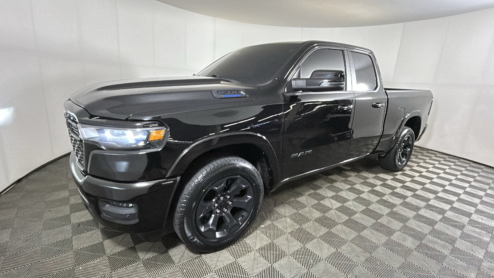 Used 2025 RAM 1500 Big Horn AWD/4WD image 8