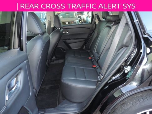 Used 2025 Nissan Rogue SL image 15