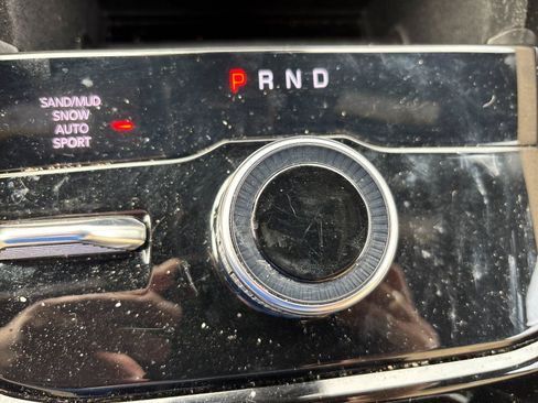 Used 2023 Jeep Grand Cherokee Limited AWD/4WD image 27