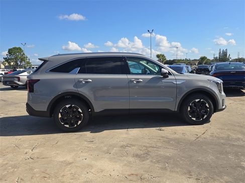 New 2026 Kia Sorento S image 9