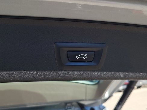 Used 2017 BMW X3 sDrive28i image 9