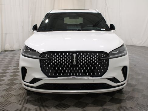 Used 2025 Lincoln Aviator Black Label AWD/4WD image 41