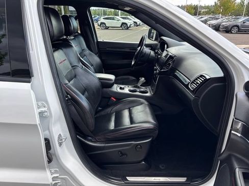 Used 2020 Jeep Grand Cherokee Trailhawk w/ Trailhawk Luxury Group AWD/4WD image 29